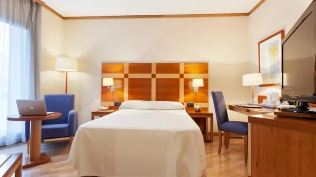 Expo Hotel Valencia photo 1