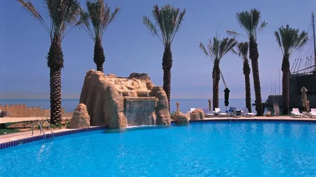 Palms Beach Hotel & Spa Kuwait photo 2