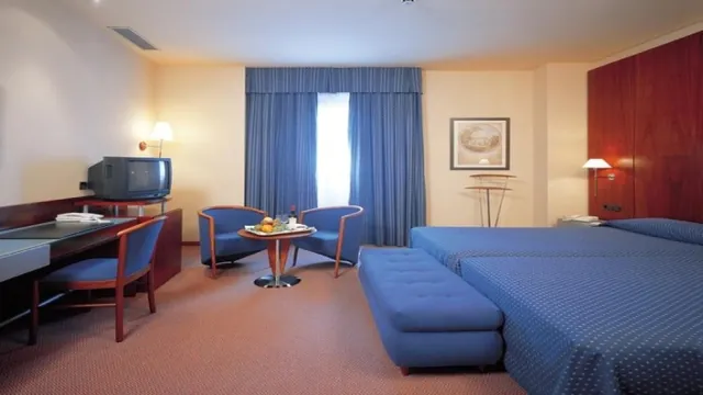 NH Viapol Hotel Seville photo 6