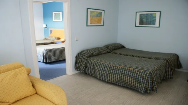 Holiday Inn Bilbao photo 2