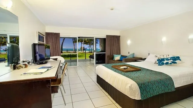 Castaways Resort & Spa Mission Beach photo 1