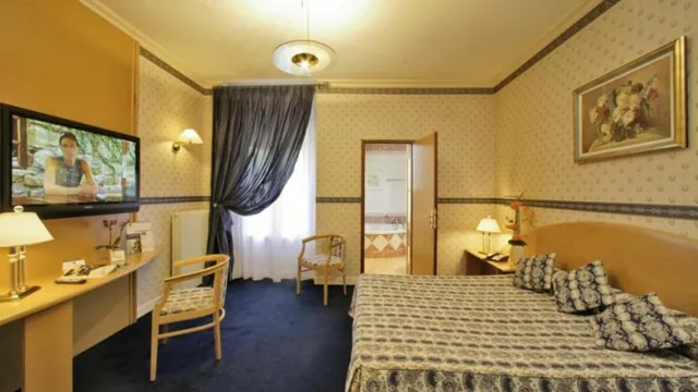 Best Western Christina Hotel Lourdes photo 5