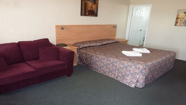 The Coachmans Inn Motel photo 1