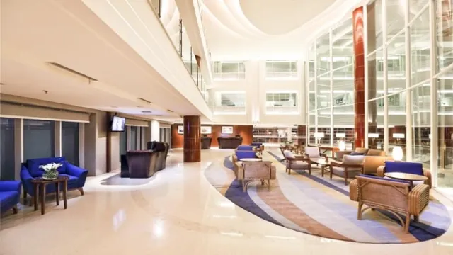 Best Western Plus Kelowna Hotel & Suites photo 3