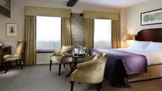 Macdonald Bear Hotel Woodstock