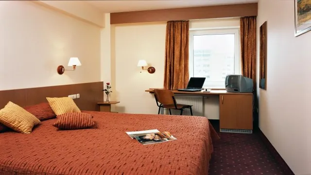 Best Western Auberge De La Foresterie Le Mans photo 2