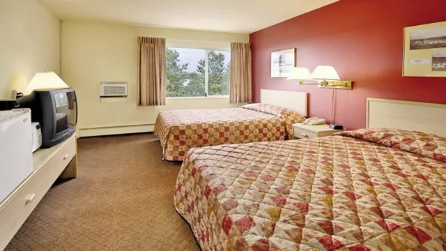 Ramada Inn Anchorage Downtown photo 2