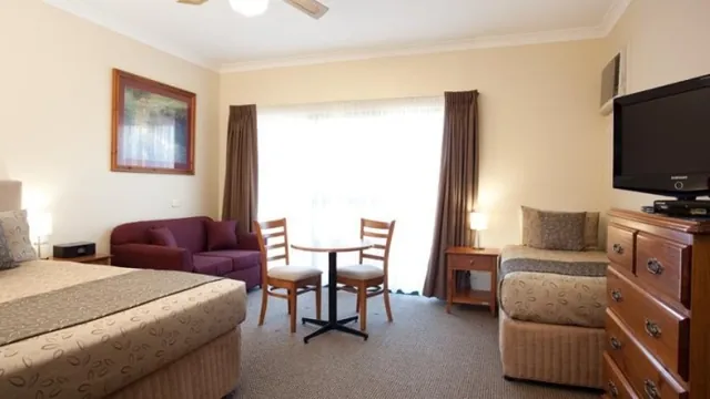 Best Western Plus Rama Inn Redmond photo 3