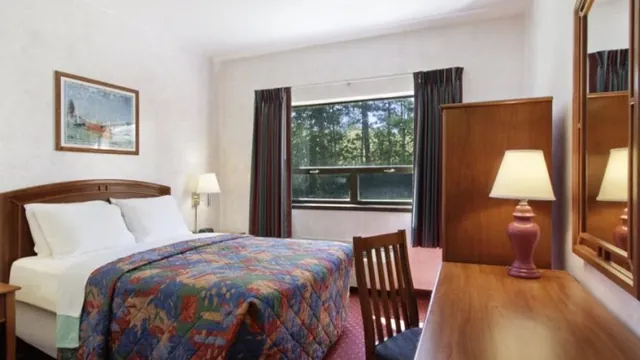 Days Inn Windsor photo 3