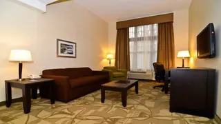 Days Inn & Suites by the falls