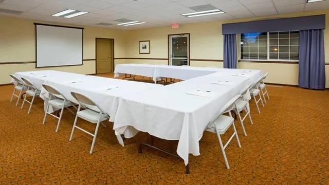 Days Inn & Suites by the falls photo 2