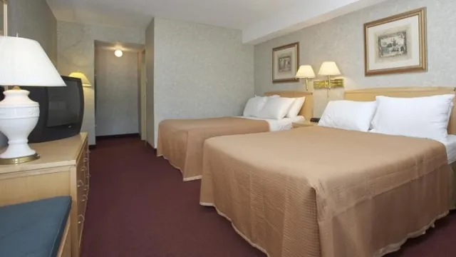 Howard Johnson Express Inn Barrie Ontario photo 2