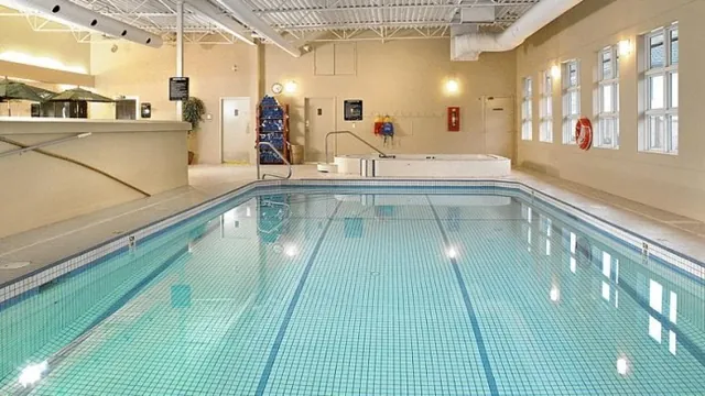 Ramada Inn & Suites Canmore photo 3