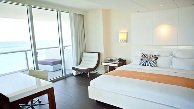 Eden Roc A Renaissance Beach Resort & Spa Miami photo 3