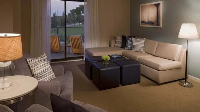 Microtel Inn & Suites by Wyndham Madison East photo 2