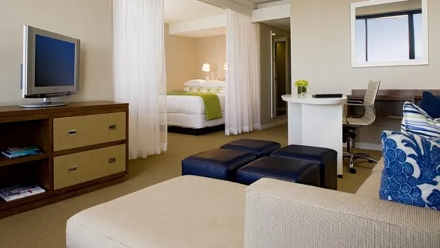 Microtel Inn & Suites by Wyndham Madison East photo 3