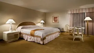 The Quad Resort & Located next to Flamingo