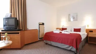 Ramada Plaza by Wyndham Calgary Downtown
