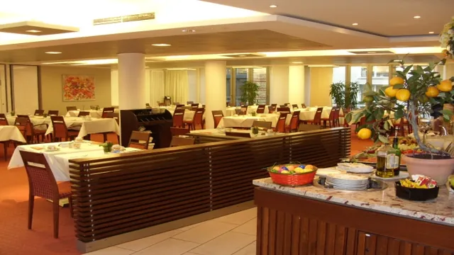 Ramada Resort by Wyndham Golden Beach photo 2