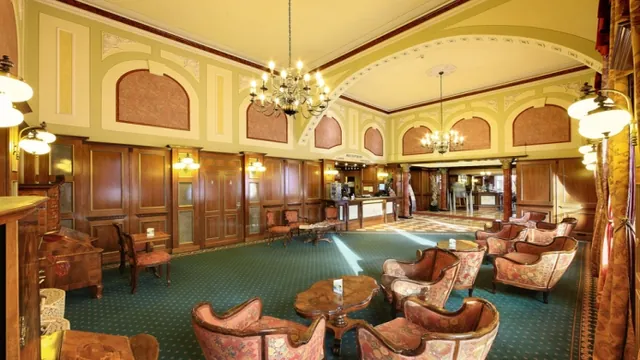 Ramada by Wyndham Cobham photo 3