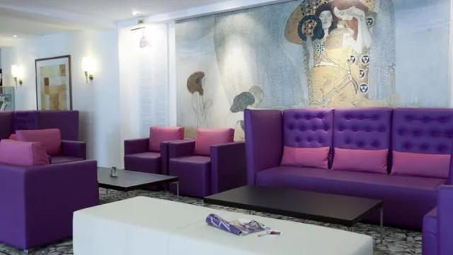 Ramada by Wyndham Drumheller Hotel & Suites photo 1