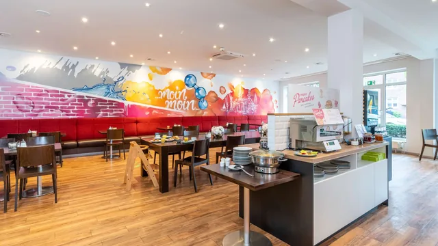Ibis Styles Hamburg Alster City photo 10