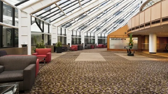 La Quinta Inn & Suites by Wyndham Auburn photo 3