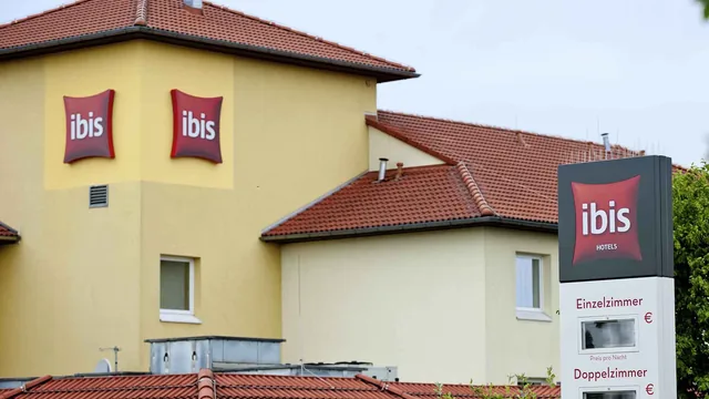 Ibis Köln Airport photo 9