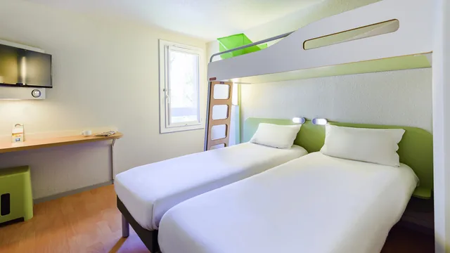 Ramada Encore by Wyndham Geneva photo 10