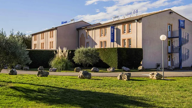 Ramada Encore by Wyndham Geneva photo 11