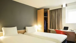 Ibis Orly Chevilly Tram 7