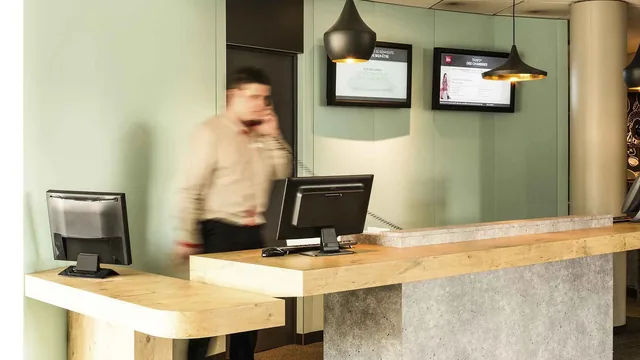 Ramada by Wyndham Minneapolis Golden Valley photo 9