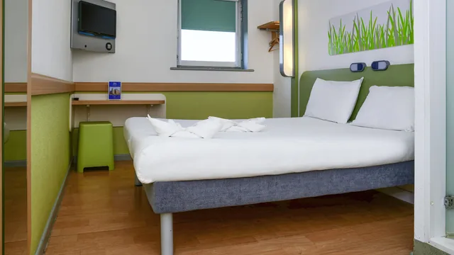 Ibis budget Lons le Saunier photo 5