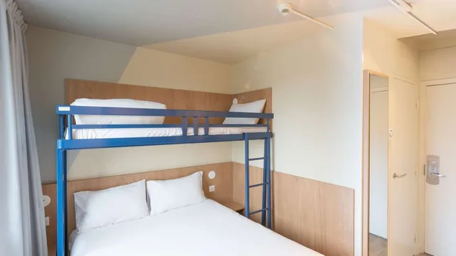 Ramada by Wyndham Gurgaon Central photo 5