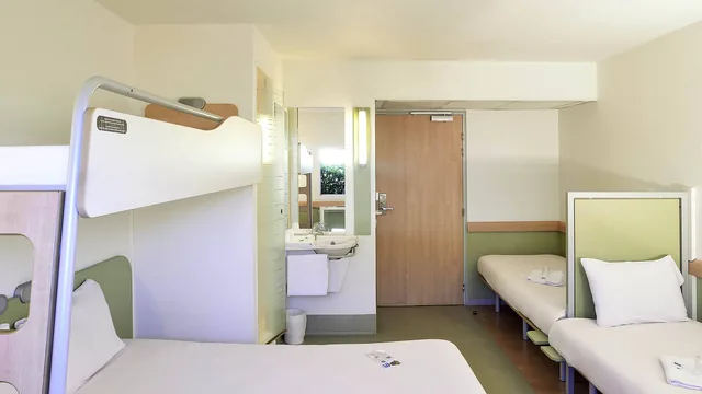 Ibis budget Issoire photo 3