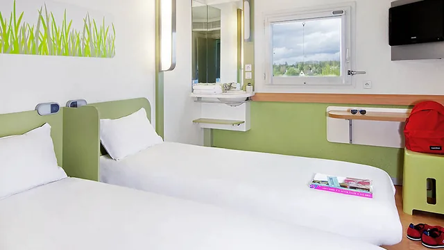 Ibis budget Toulon Centre photo 8