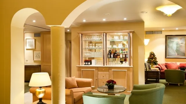 Ramada by Wyndham Iasi City Centre photo 3