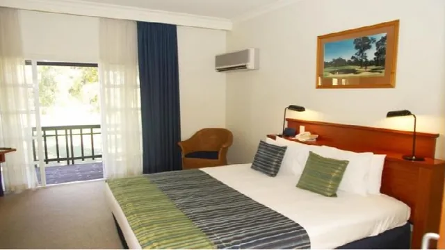 Novotel Swan Valley Vines Resort photo 3