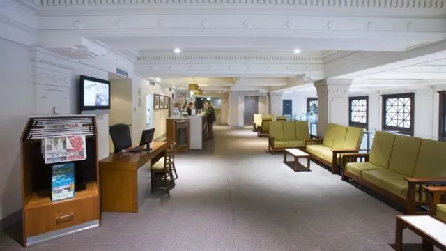 Quality Hotel Batman's Hill On Collins Melbourne photo 1