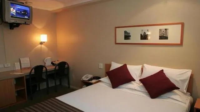 Quality Hotel Batman's Hill On Collins Melbourne photo 2
