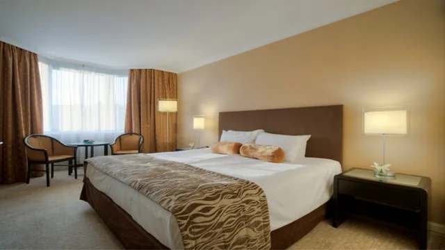 Ramada Encore by Wyndham Kyiv photo 2