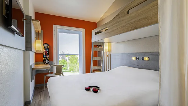 Ramada by Wyndham Kingston photo 8