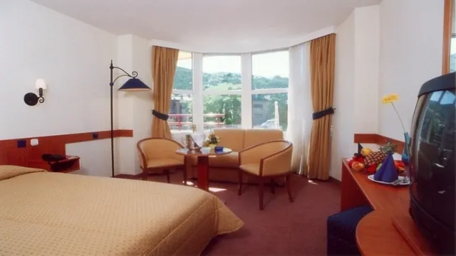 Hotel Mediterran Budapest photo 2