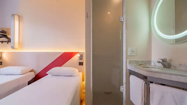 Ramada Encore by Wyndham Leicester City Centre photo 2