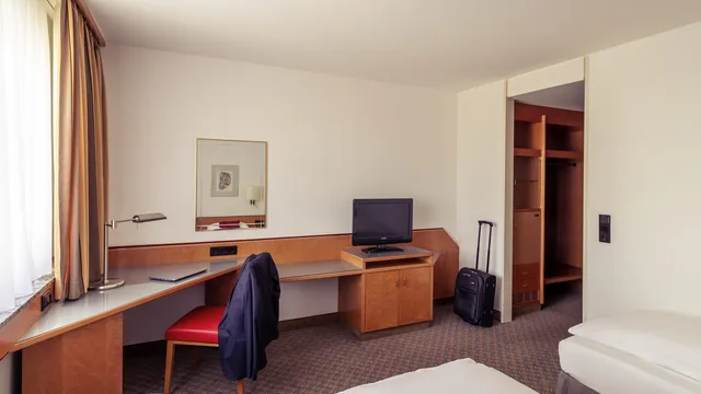 Ramada by Wyndham Luoyang Downtown photo 4