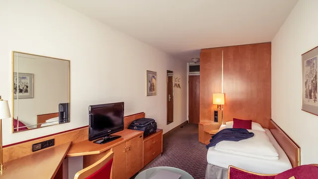 Ramada by Wyndham Luoyang Downtown photo 8