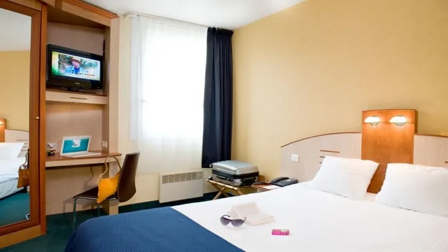 Ramada by Wyndham Murfreesboro photo 1
