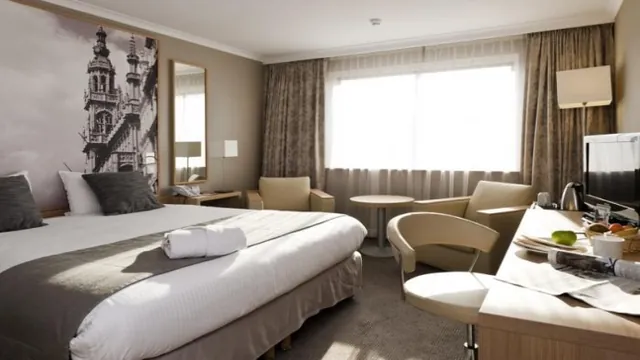 Ramada by Wyndham Qurum Beach photo 1
