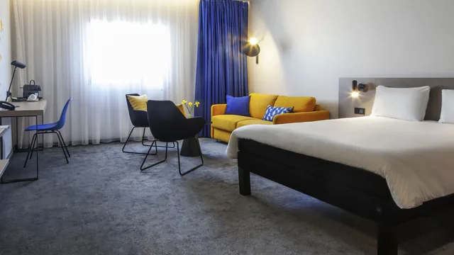 Ramada by Wyndham New Delhi Pitampura photo 2