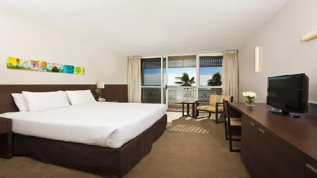 Mercure Cairns Harbourside Hotel photo 1